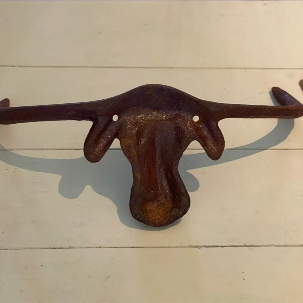 Rustic Brown Cast Iron Longhorn Wall Hat Rack  Decor